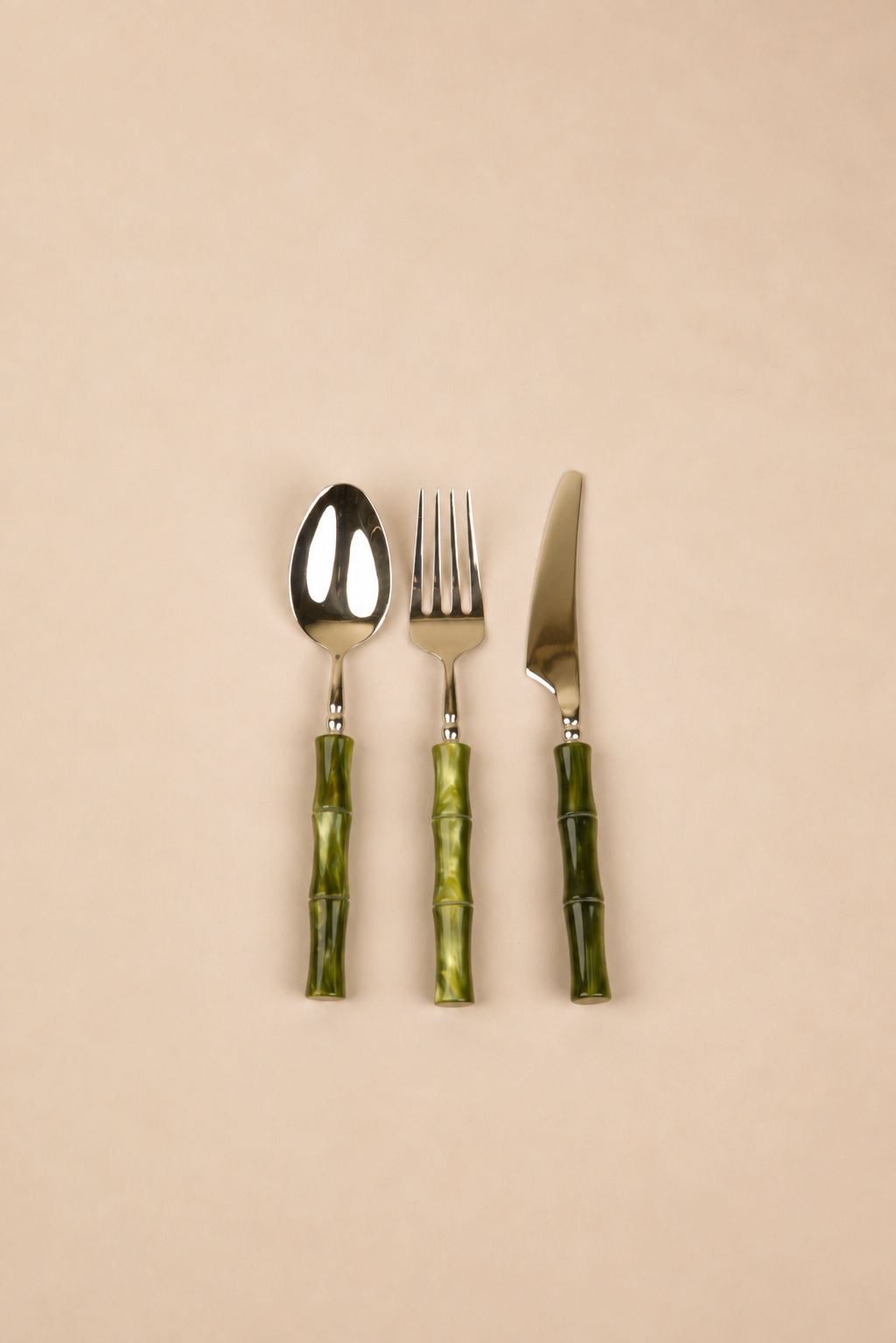 Green cutlery set