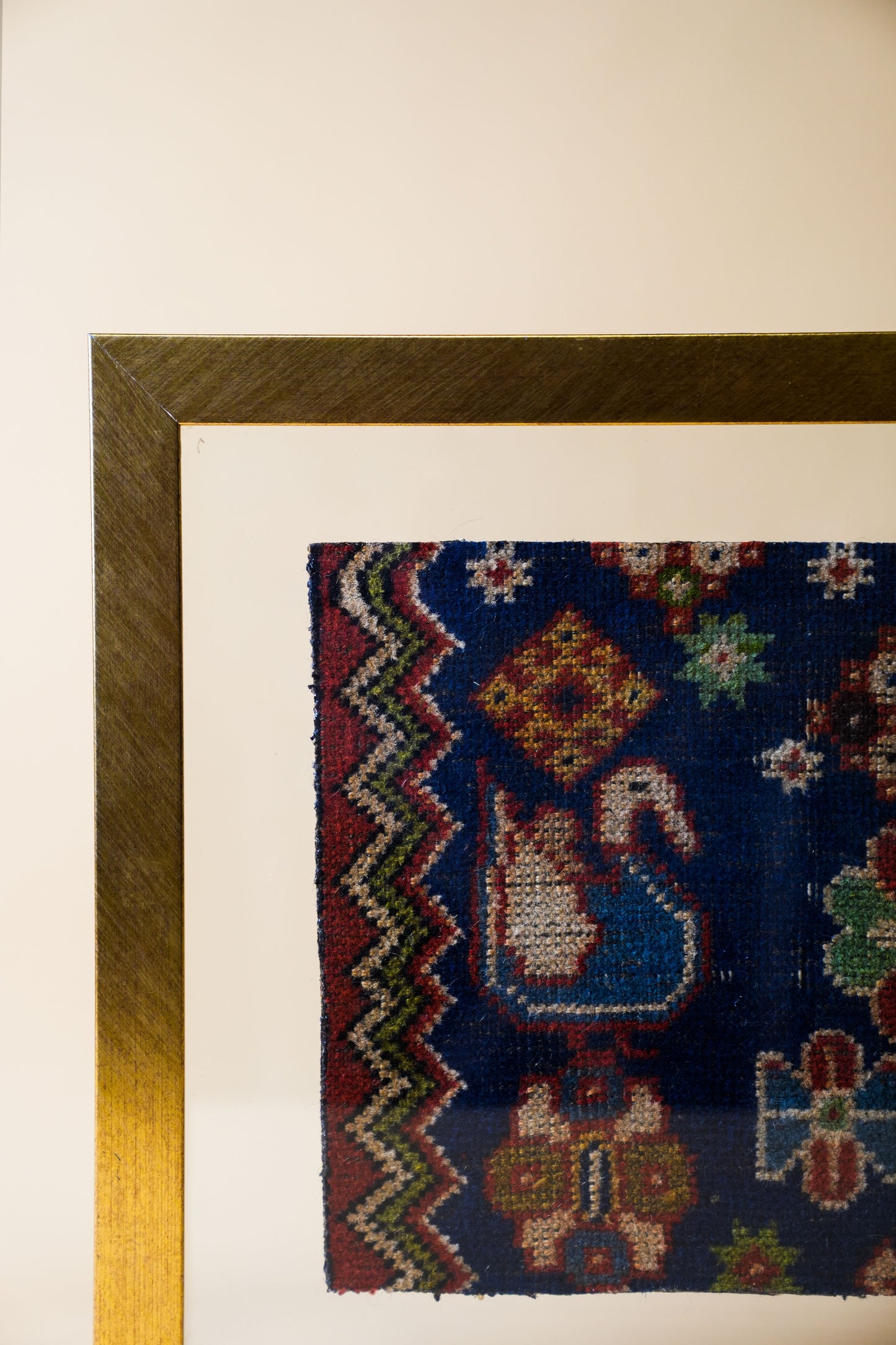 Asfahan Rug Frame 1