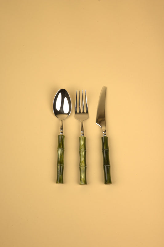 Green cutlery set