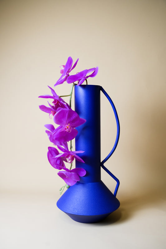 Zrav Vase